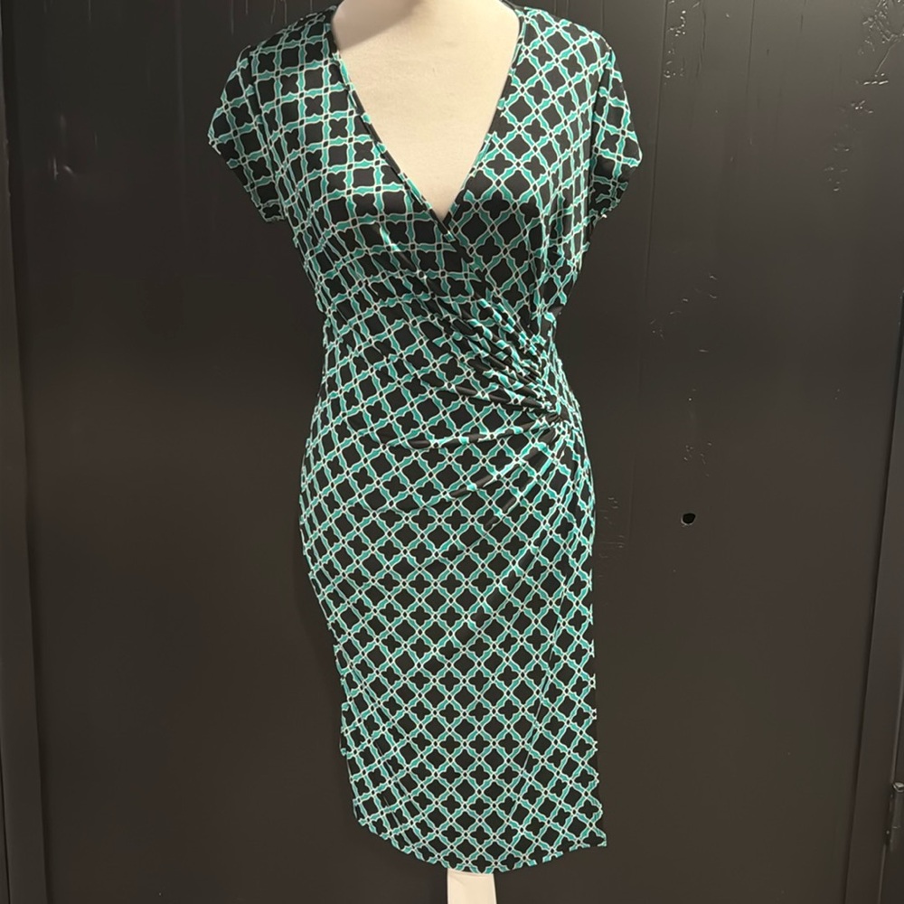 NWOT Women's Laundry By Design Midi geometric detail dress size 2
